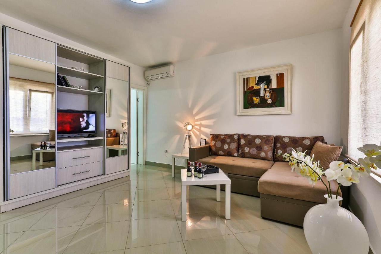 Zelen Lux Apartment Sutomore Exterior photo